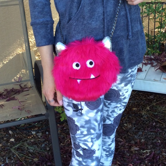 Handbags - 🚚MOVING SALE! NWT ‘LIL MONSTER FAUX FUR CROSSBODY